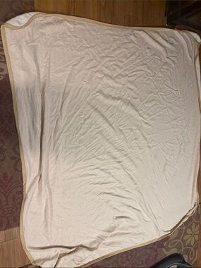 Full/Queen Sweatshirt Blanket Ivory/Khaki - Room Essentials